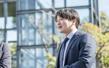 K.Mさんが話す様子