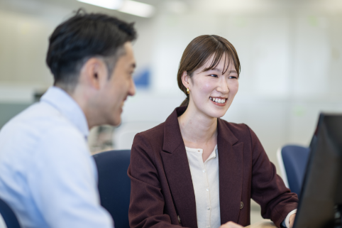 N.Kさんが業務を行う様子