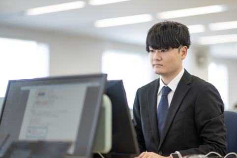 M.Wさんが業務を行う様子